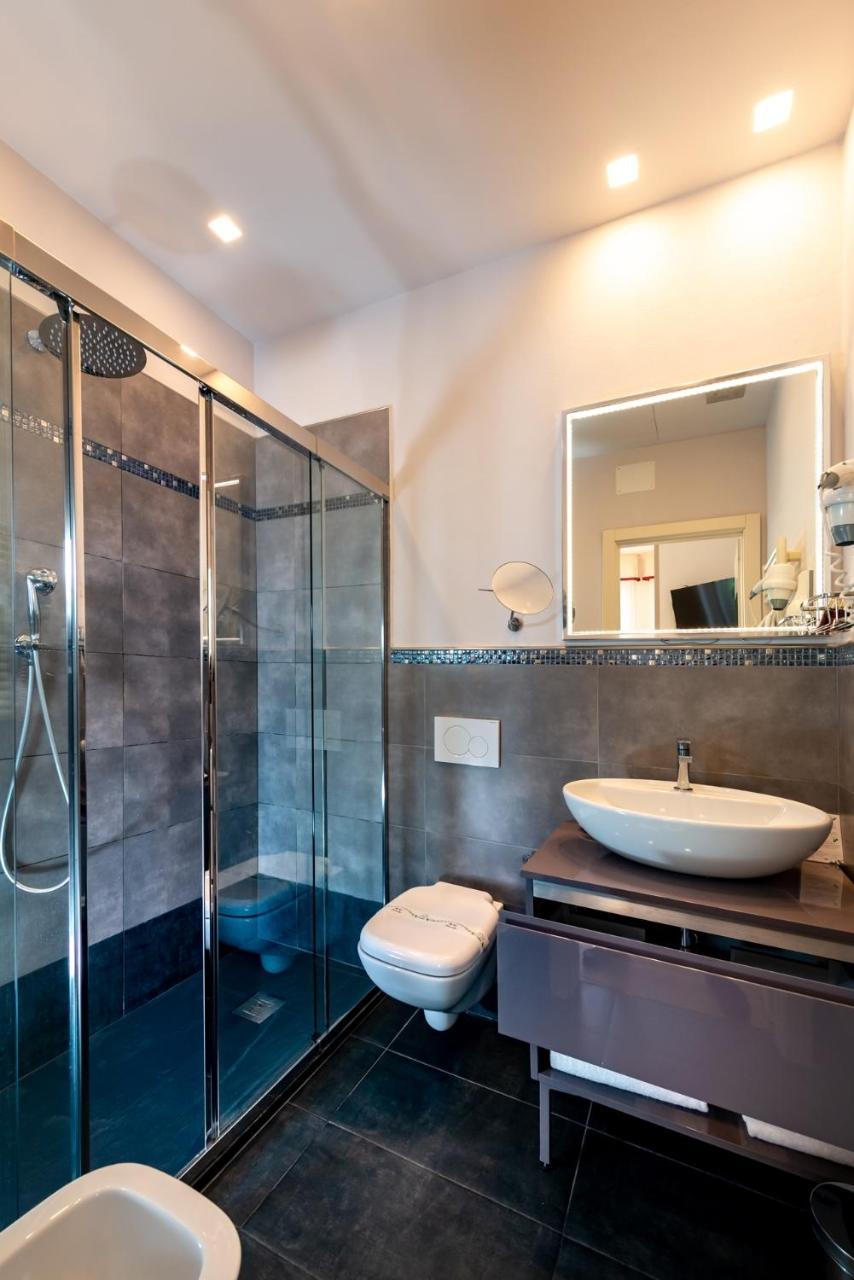 Deluxe Double Room,1064658274:JPEG